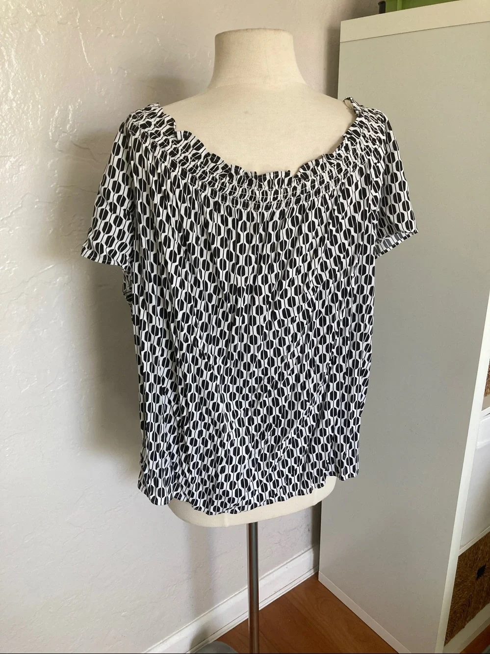 Kate Spade ♠️ Arrow Stripe Off The Shoulder Top In Fresh White/black (L)